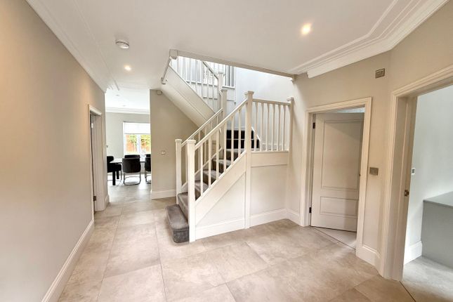 Kings Oak, Hawthorn Lane, Bracknell photo 3