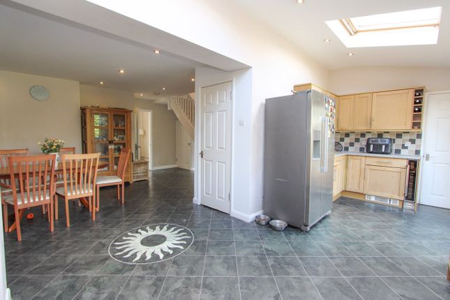 58, Firgrove Crescent, Yate photo 4