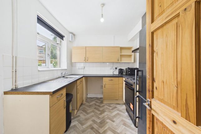 39, Chaplin Road, Bristol photo 3