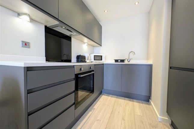 Apt 1208, 11, Park Central, Jesse Hartley Way, Liverpool photo 3