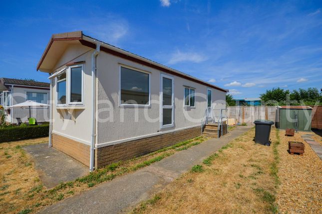 Thumbnail Mobile/park home for sale in Fengate Mobile Home Park, Fengate, Peterborough
