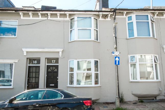Terraced house to rent in Edinburgh Road, Brighton, East Sussex