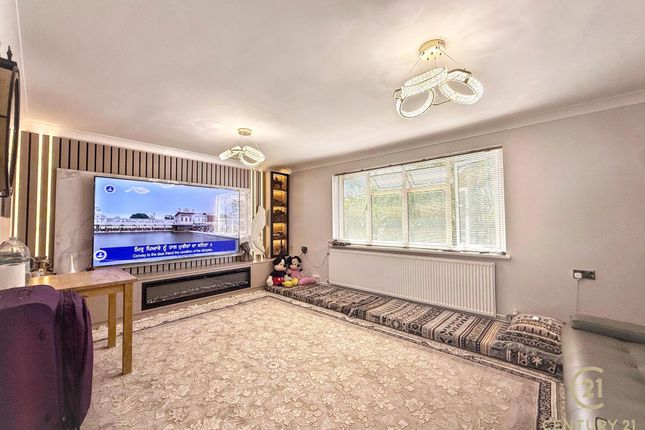 38, Convent Way, SOUTHALL photo 2