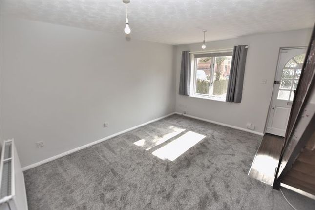 37, Hazelwood Park Close, Chigwell photo 4