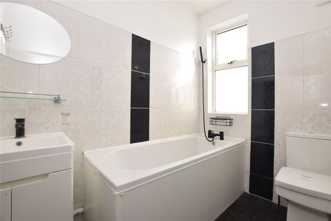 6, Trafford Avenue, West Yorkshire photo 4