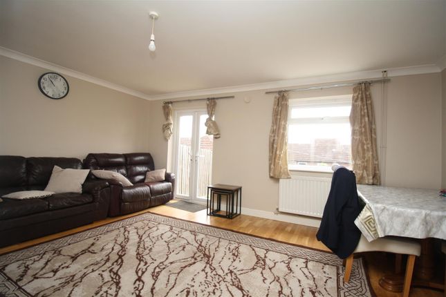 70, Chepstow Drive, Milton Keynes photo 4