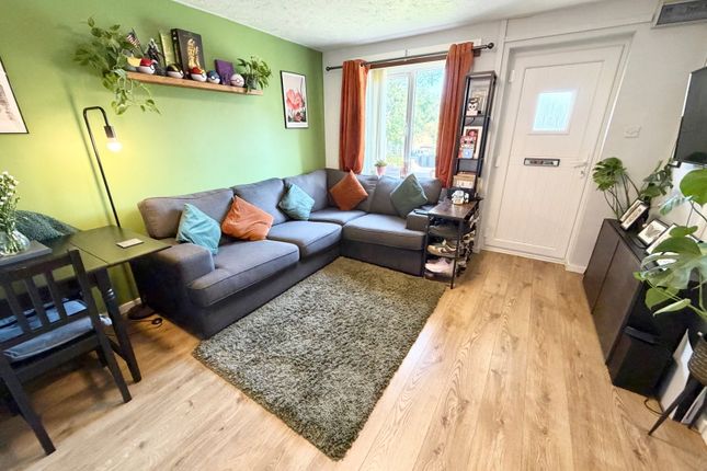 231, Foxdale Drive, Brierley Hill photo 2