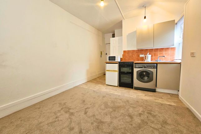 Marlborough Road, Watford photo 3