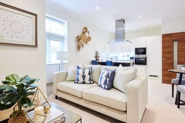 Studio flat on 9, Palace Wharf Rainville Road, London, £2,999/mo