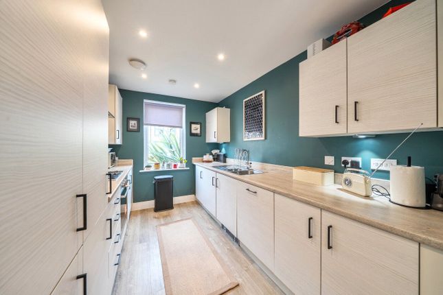 3, Baynhams Drive, Oxfordshire photo 3