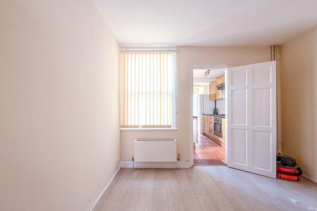 Ridge Street, Watford photo 3