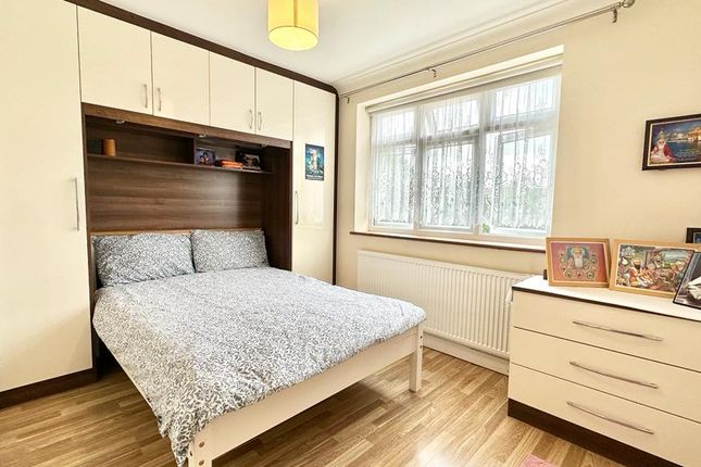 End terrace house for sale in Coniston Gardens, Ilford