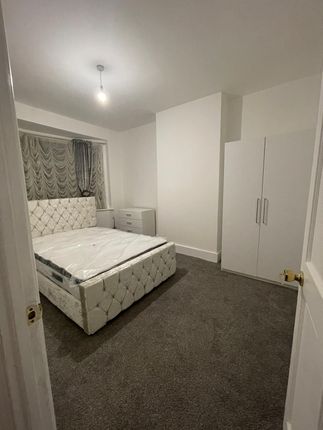 Thumbnail Room to rent in Portland Avenue, Southend-On-Sea