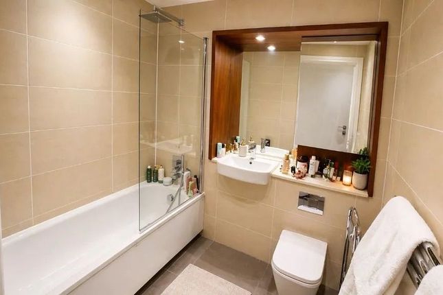 Flat 2806 Maine Tower, London photo 5