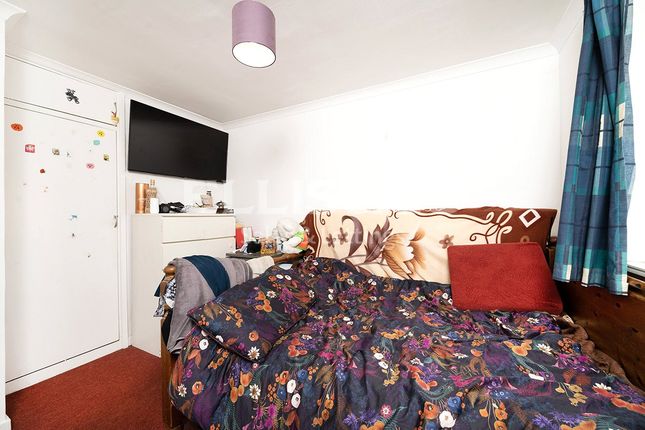Flat for sale in Chichester Court, Stanmore, Middlesex