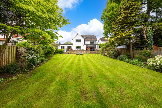 Country house for sale in Gills Hill Lane, Radlett, Hertfordshire