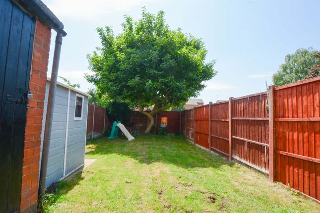 71 Belvoir Drive, Leicester photo 4
