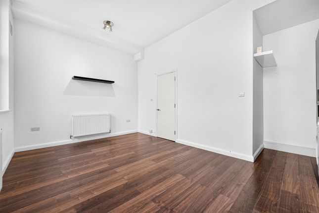 48 Perham Road, Greater London photo 3
