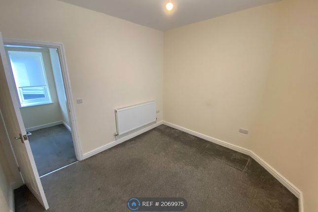 Flat to rent in Main Road, Ffynnongroyw, Holywell