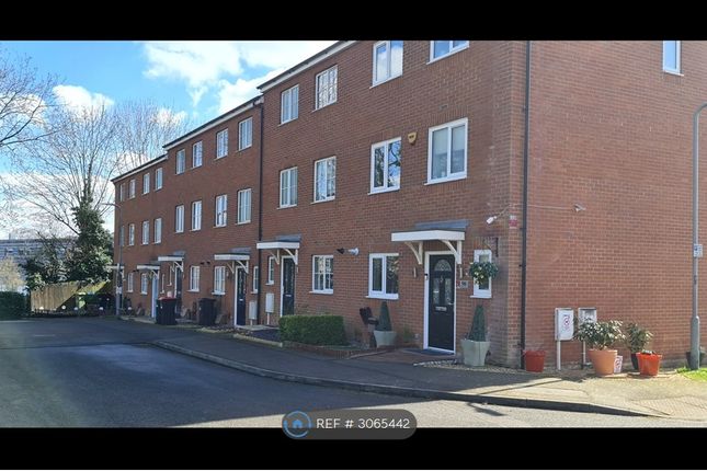 Downing Close, Bletchley Milton Keynes, Milton Keynes photo 4