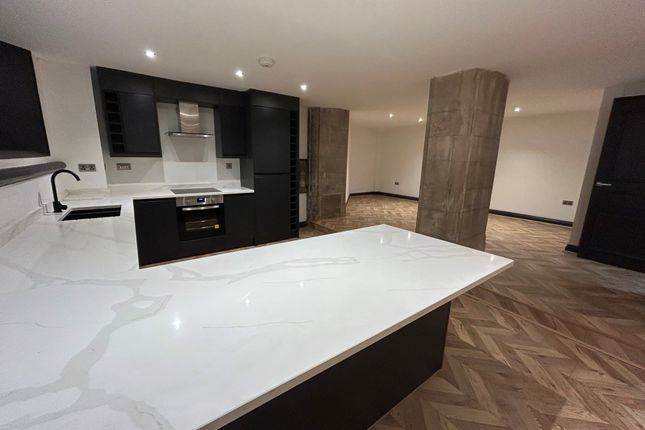 Apt 3, Liverpool photo 2