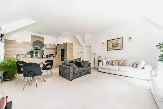 Flat for sale in Sandgate, Portsmouth Road, Esher, Surrey