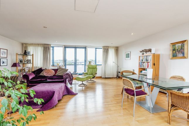 Flat for sale in The Quays, Cumberland Road, Bristol