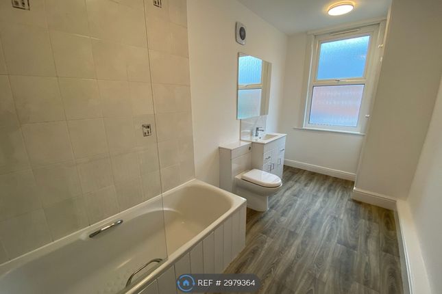 Wilford Crescent East, The Meadows, Nottingham photo 5