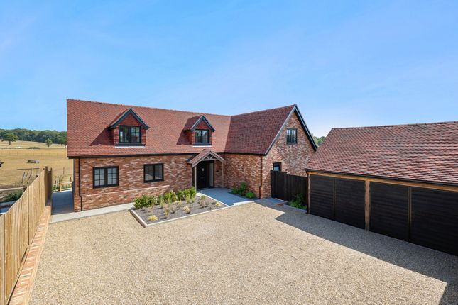7a, Old Farm Close, Horley photo 4