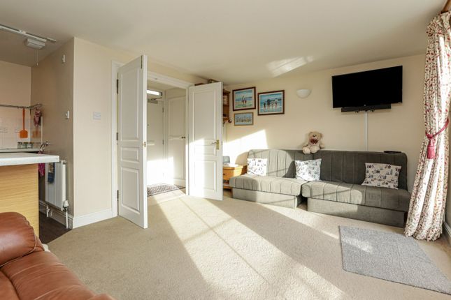 Flat 31, Charleston Court, 61, West Cliff Road, Kent photo 4
