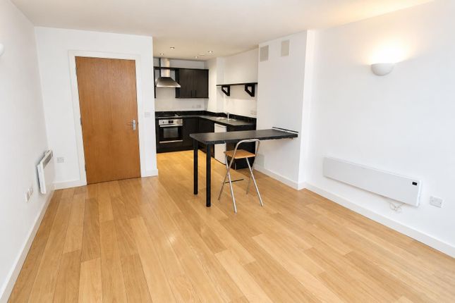 10 Waterloo Court, Leeds photo 4