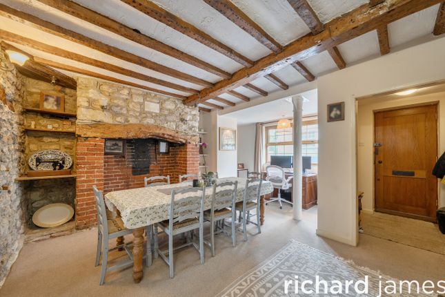 9, High Street, Purton photo 4