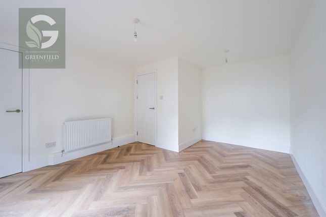Flat 3, Eleanor House, Epsom photo 3