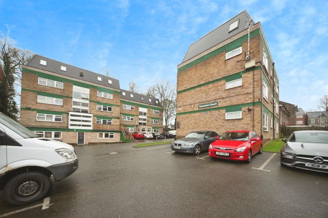 2-bed flat on Flat 2a, Downton Court, Brook Street, Luton, £125,000