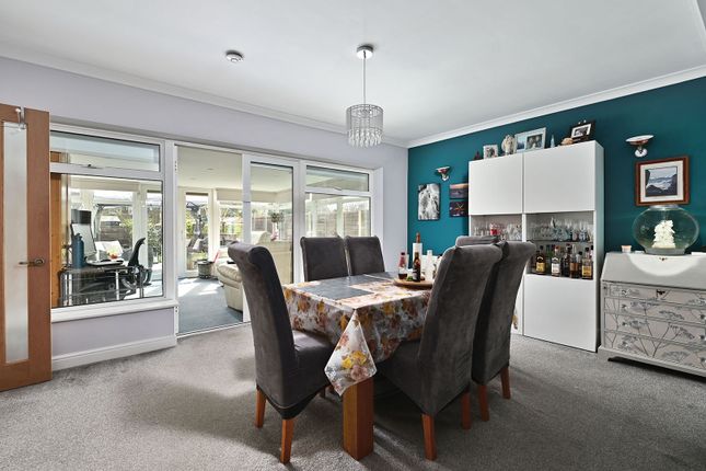 34, Anglesey Avenue, Farnborough photo 4