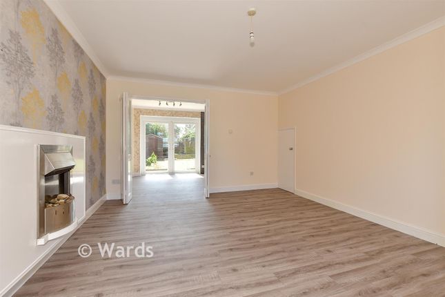 4, Coniston Drive, Canterbury photo 2
