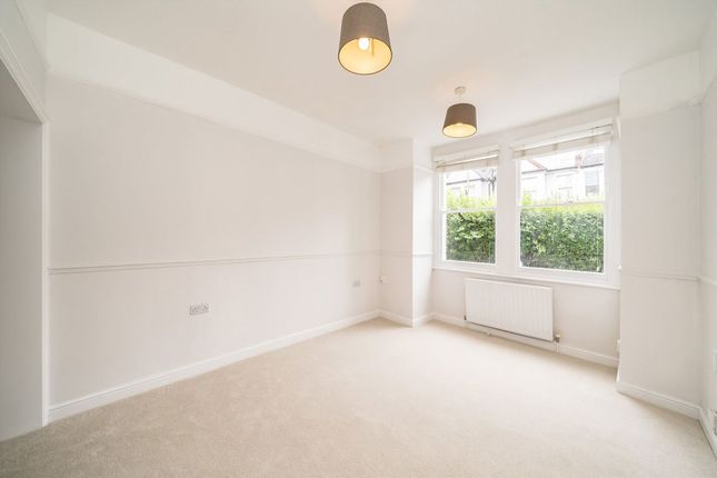 113A, Strathville Road, London photo 3