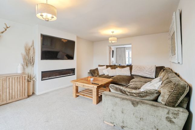 3, Chestnut Way, Leicester photo 3