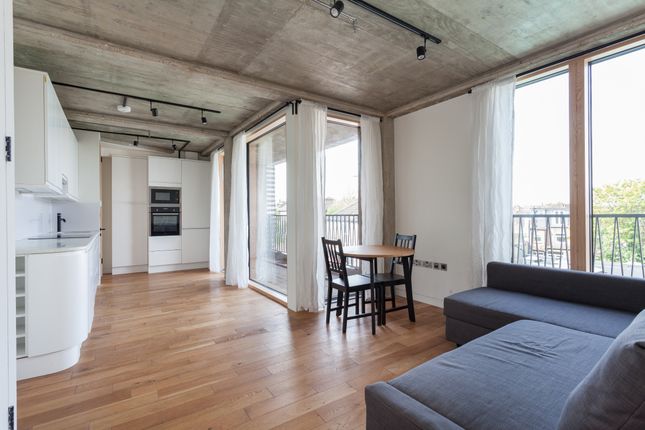 Flat 5 Pattern Works, 2, Gaywood Road, London photo 4