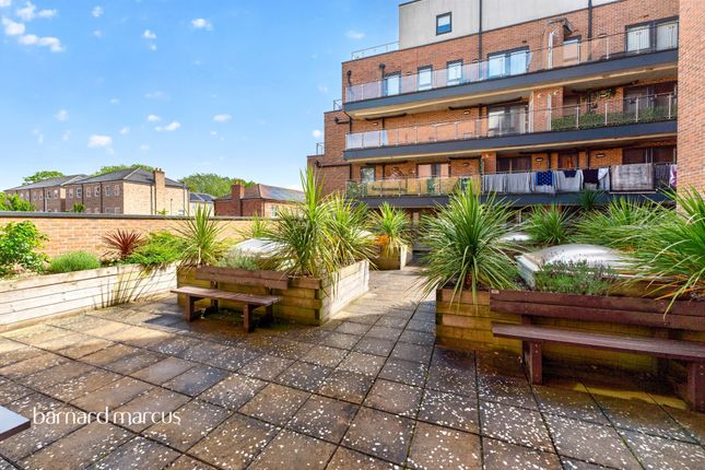 Flat 19, Attlee Court, 1230, High Road, London photo 4