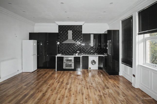 Flat 2, 42 St. Pauls Road,  Manningham, Bradford BD8 7LP photo 2