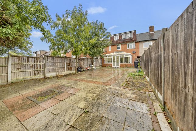 140, Burrow Road, Chigwell photo 4