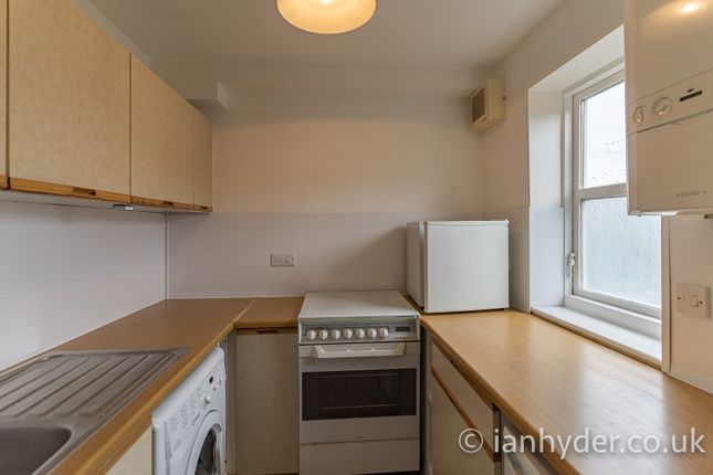 Flat to rent in Olde Place Court, Rottingdean, Brighton