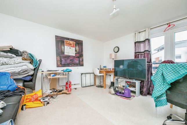 2-bed flat on 12, Pownall Road, Suffolk, £140,000