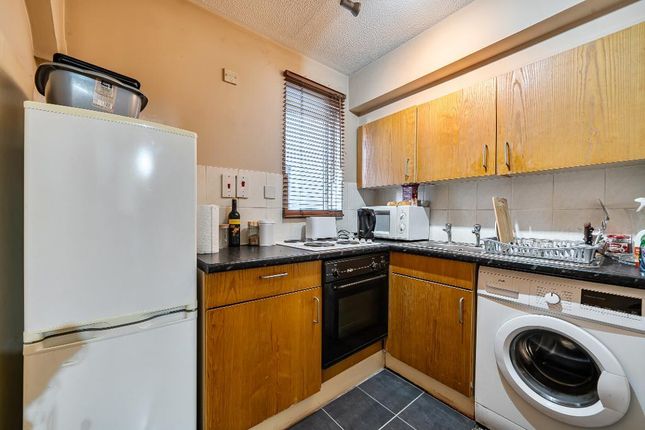 2, Pycroft Way, London photo 3