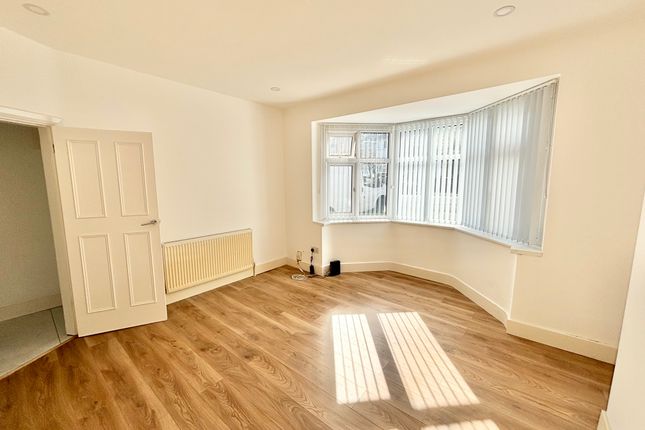 68, Wicklow Drive, Leicester photo 2