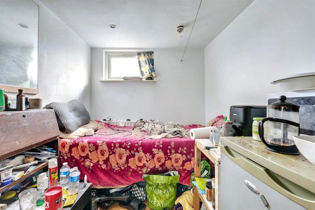 367, Upton Lane, London photo 4