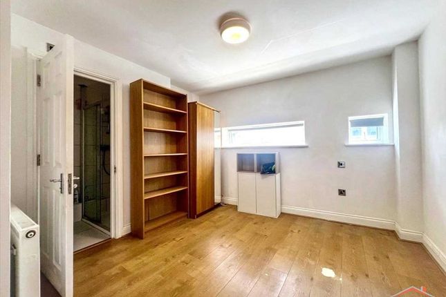 Flat 3, 40, Ashford Road, Cricklewood photo 4