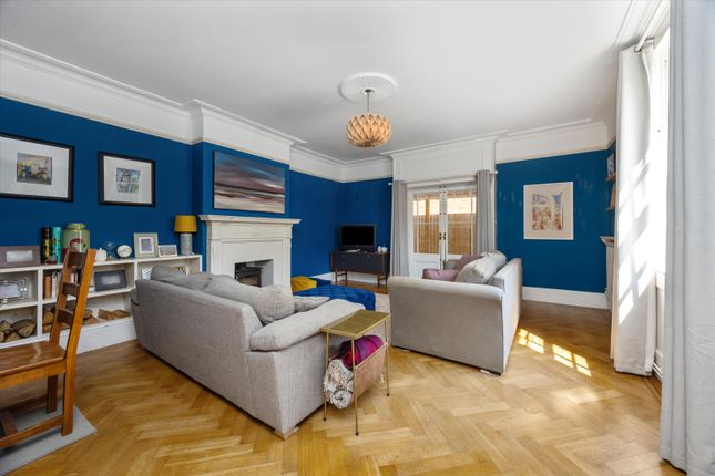 28, Lower Green Road, Esher photo 4