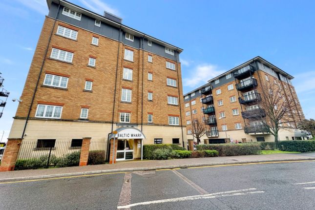 Thumbnail Flat to rent in Baltic Wharf, Clifton Marine Parade, Gravesend, Kent